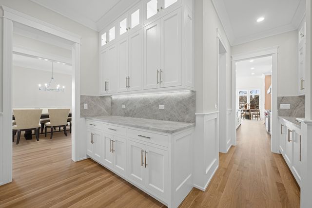 2438 Pomona Lane, Wilmette, IL 60091