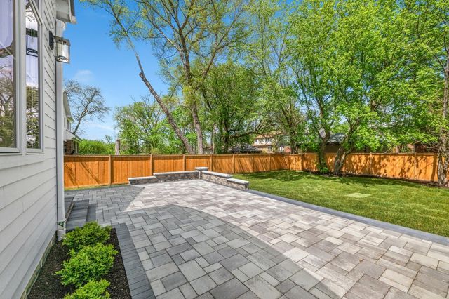 2438 Pomona Lane, Wilmette, IL 60091