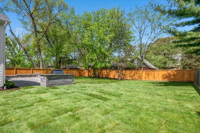 2438 Pomona Lane, Wilmette, IL 60091