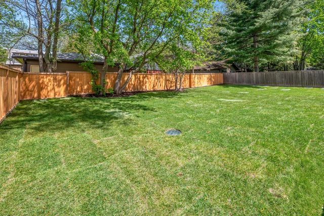 2438 Pomona Lane, Wilmette, IL 60091