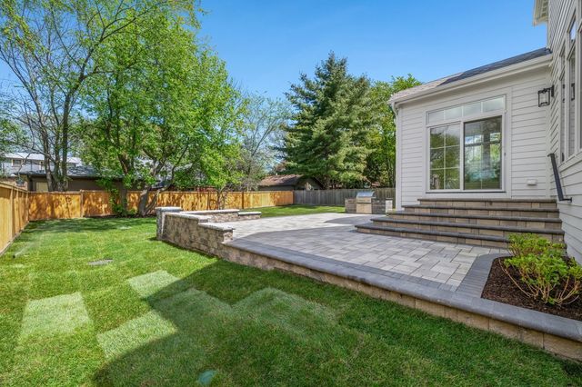 2438 Pomona Lane, Wilmette, IL 60091
