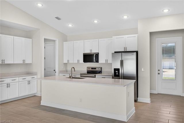 1141 SE 35th ST, Cape Coral, FL 33904