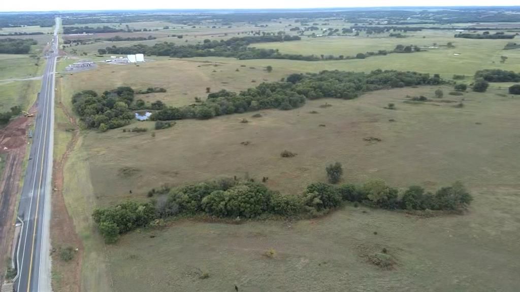 Image 2 of property listing at 2231 Ok 19 Highway, Alex, OK 73002