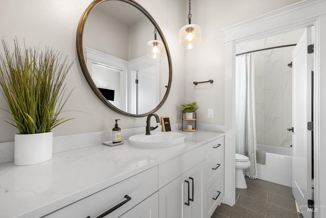 5008 W Strant St, Eagle, ID 83616