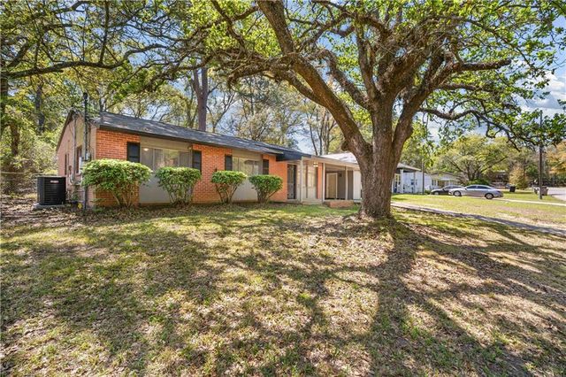 4153 Yorkshire Lane, Mobile, AL 36609