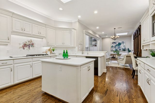 7228 Helsem Bend, Dallas, TX 75230