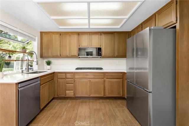 927 Knightsbridge, Redlands, CA 92374