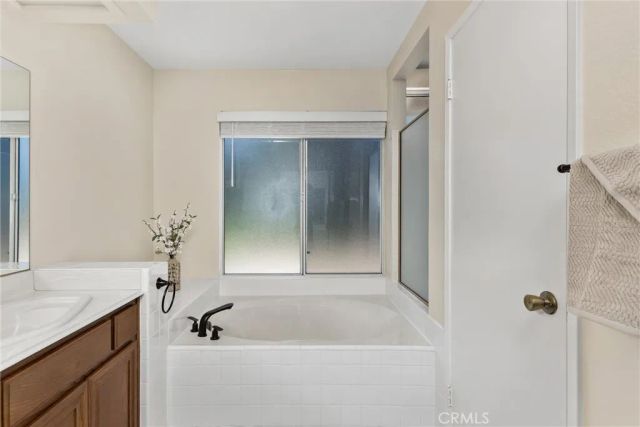 927 Knightsbridge, Redlands, CA 92374