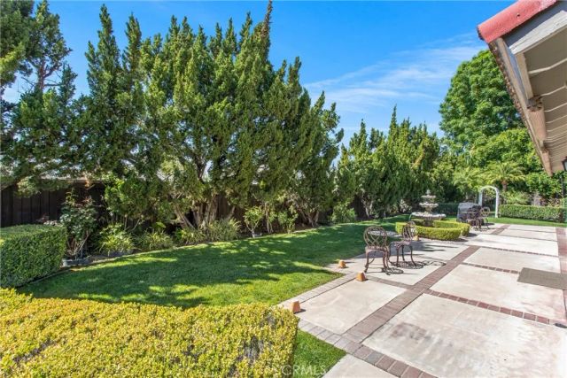927 Knightsbridge, Redlands, CA 92374