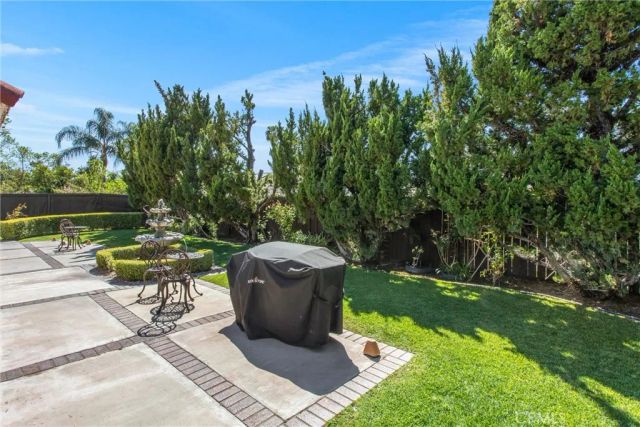 927 Knightsbridge, Redlands, CA 92374