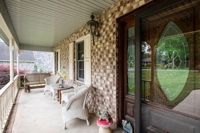 423 Walnut Grove Road, Archdale, NC 27263