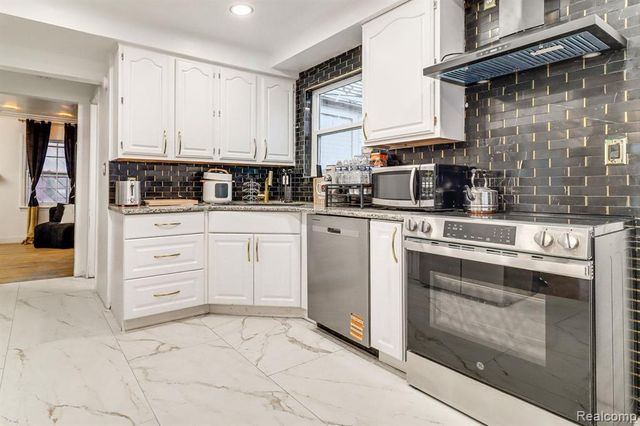 14010 Artesian Street, Detroit, MI 48223