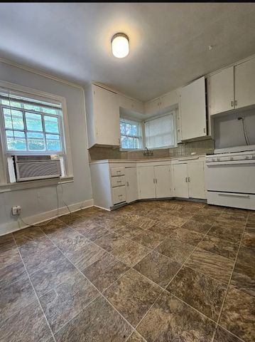 1120 S Donnybrook Avenue, Tyler, TX 75701