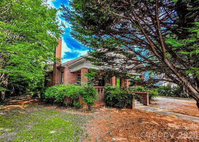 154 S Broadway Street, Forest City, NC 28043