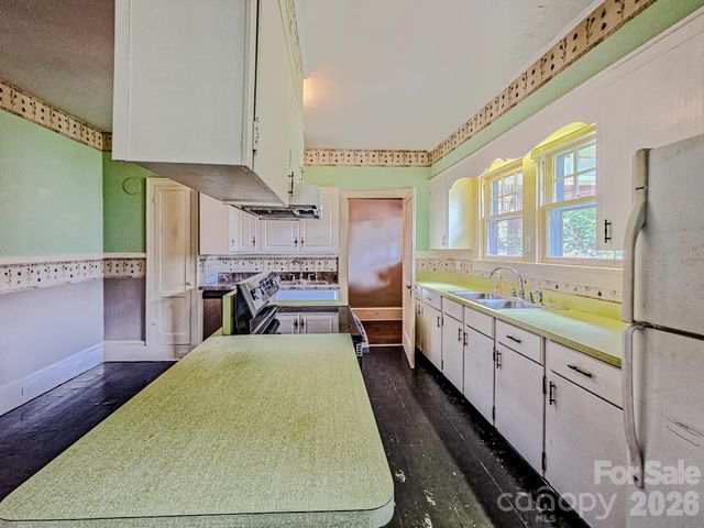 154 S Broadway Street, Forest City, NC 28043