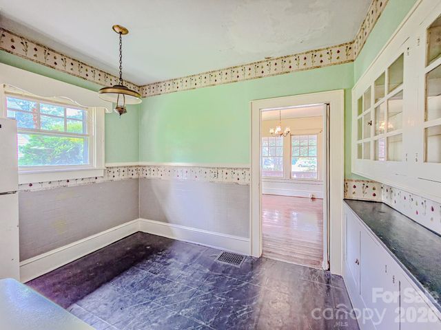 154 S Broadway Street, Forest City, NC 28043