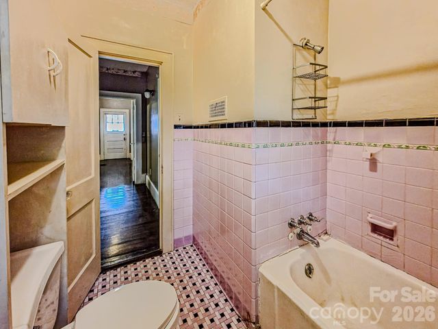 154 S Broadway Street, Forest City, NC 28043