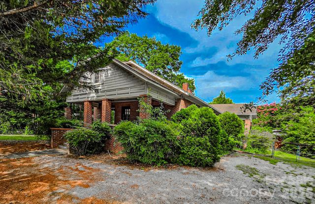 154 S Broadway Street, Forest City, NC 28043