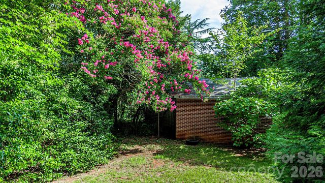 154 S Broadway Street, Forest City, NC 28043