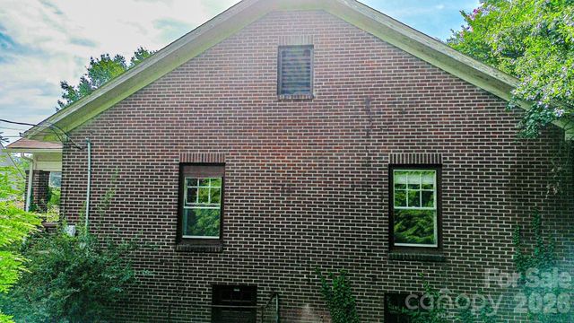 154 S Broadway Street, Forest City, NC 28043