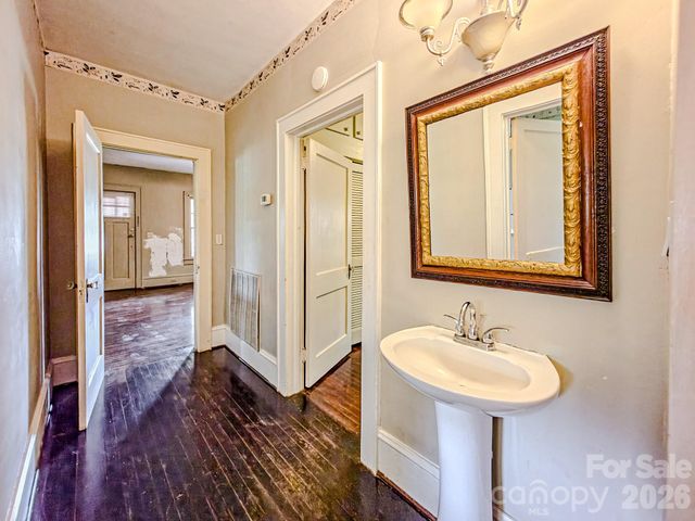 154 S Broadway Street, Forest City, NC 28043
