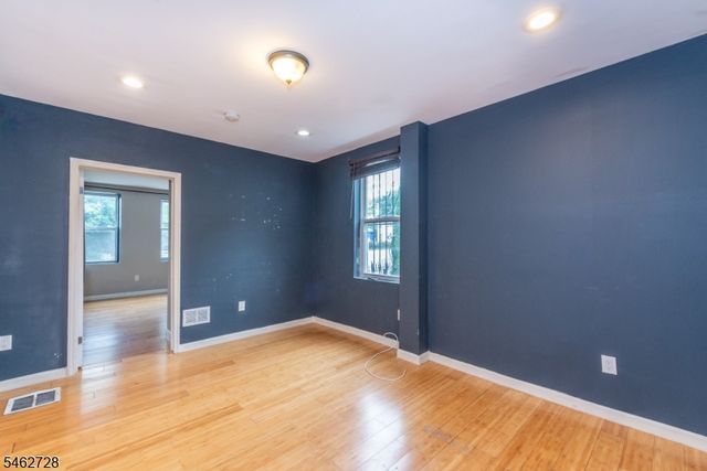 89 Tremont Ave, East Orange City, NJ 07018