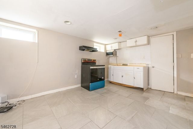 89 Tremont Ave, East Orange City, NJ 07018