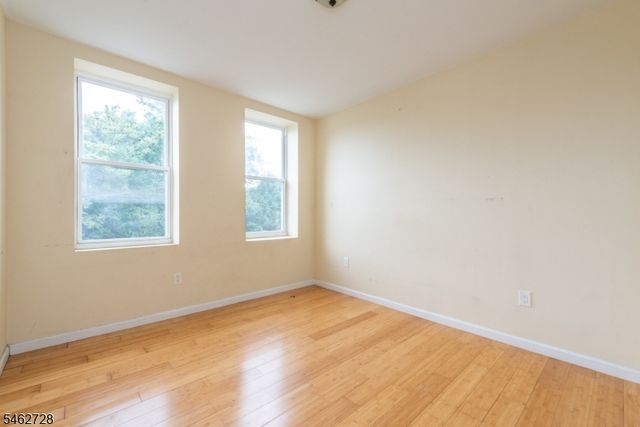89 Tremont Ave, East Orange City, NJ 07018