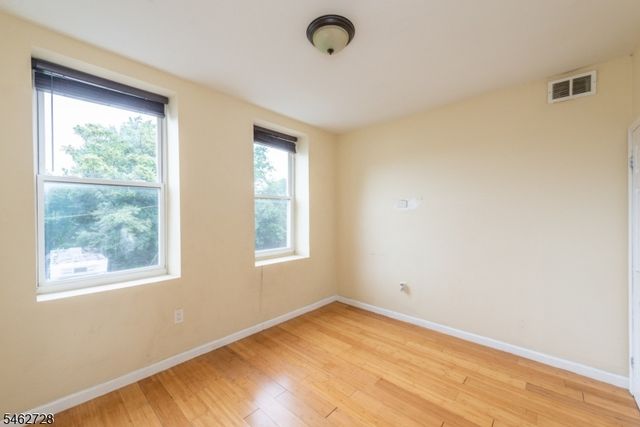 89 Tremont Ave, East Orange City, NJ 07018