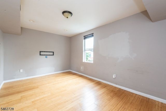 89 Tremont Ave, East Orange City, NJ 07018