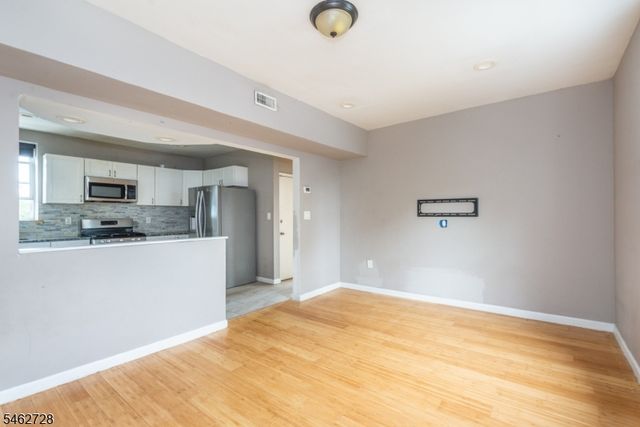 89 Tremont Ave, East Orange City, NJ 07018
