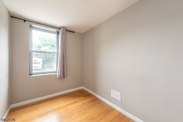 89 Tremont Ave, East Orange City, NJ 07018