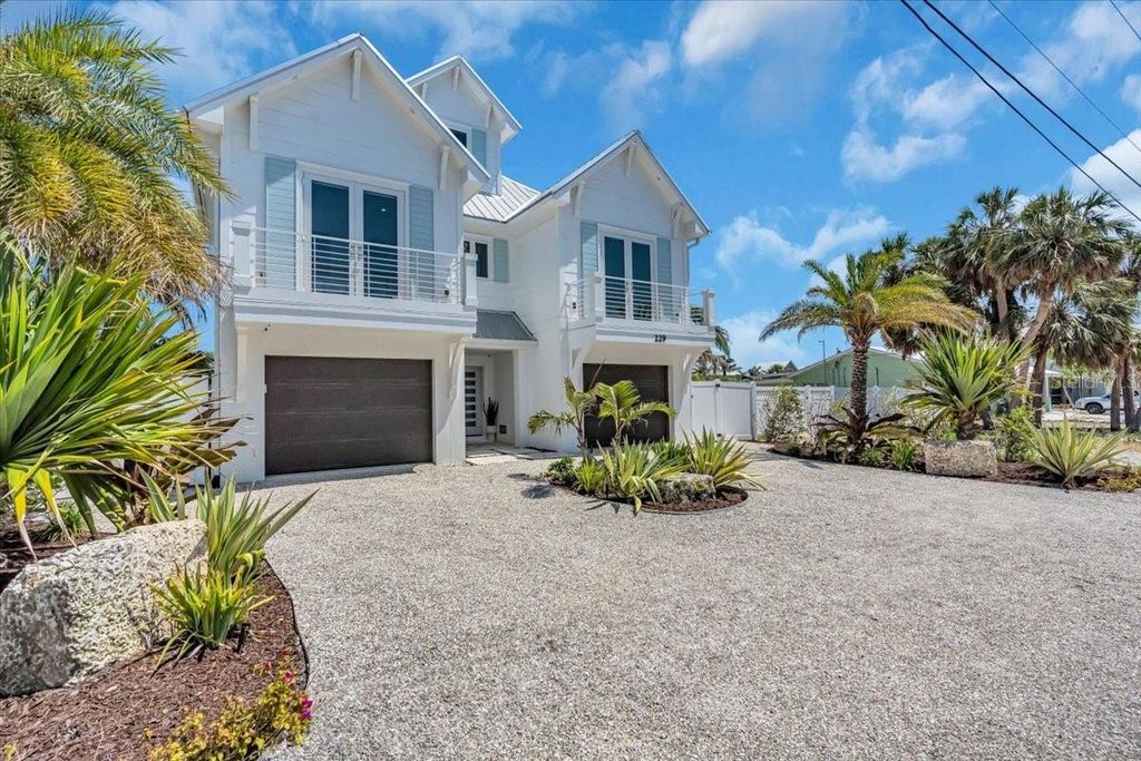 229 WILLOW AVENUE, ANNA MARIA, FL 34216 — photo 3