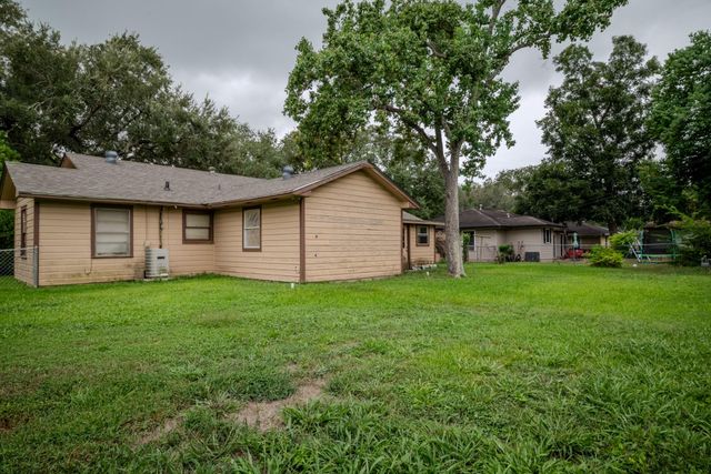 513 Frankie Street, Wharton, TX 77488