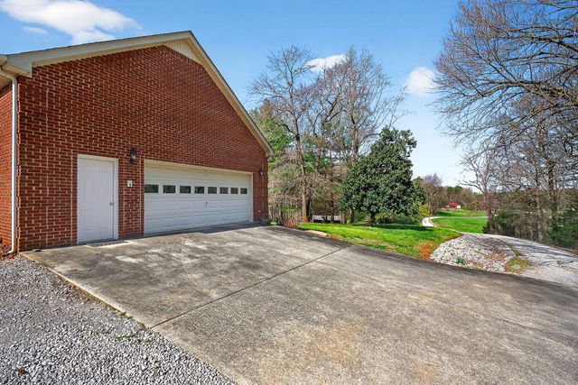 206 For Keeps Ln, Mcminnville, TN 37110