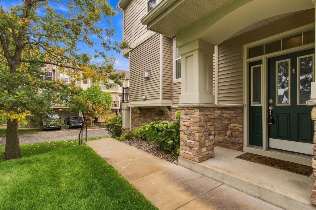 2401 121st Circle NE L, Blaine, MN 55449 — photo 2