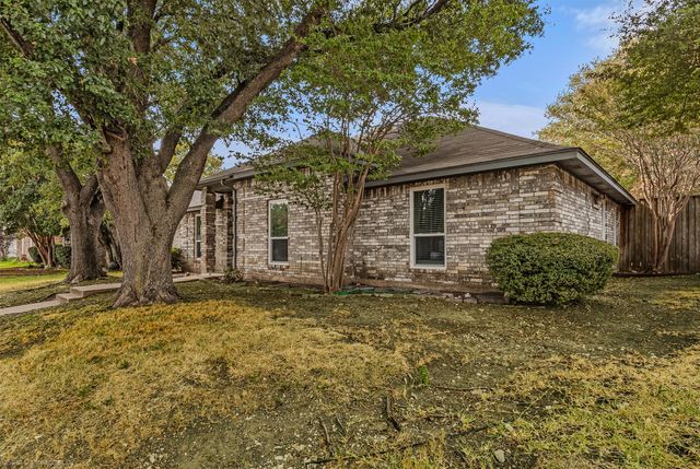 5221 Wood Creek Lane, Garland, TX 75044