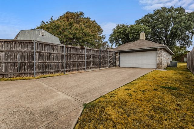 5221 Wood Creek Lane, Garland, TX 75044