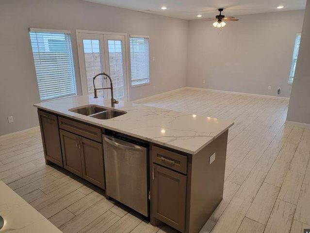 8203 Oak Knoll Lane B, Houston, TX 77028