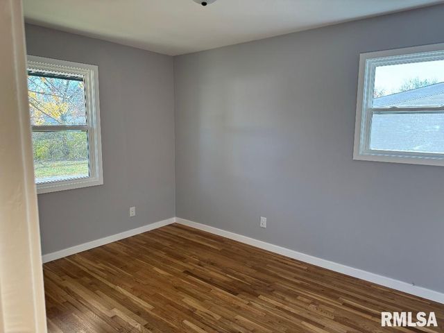 5821 N GRACELAND Drive, Peoria, IL 61614