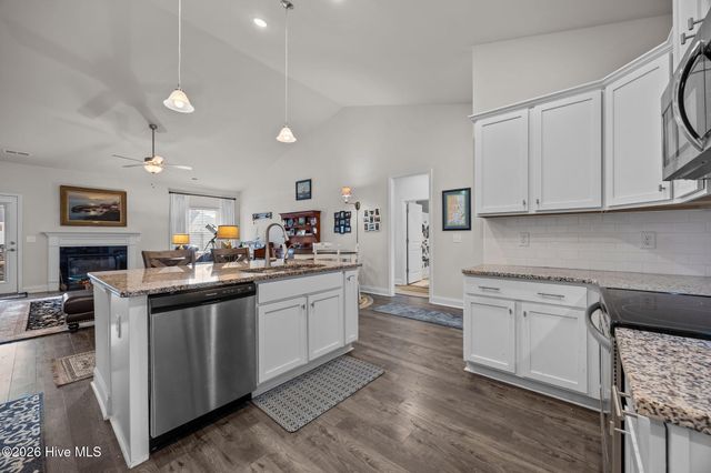 2727 Luna Lane, Winterville, NC 28590