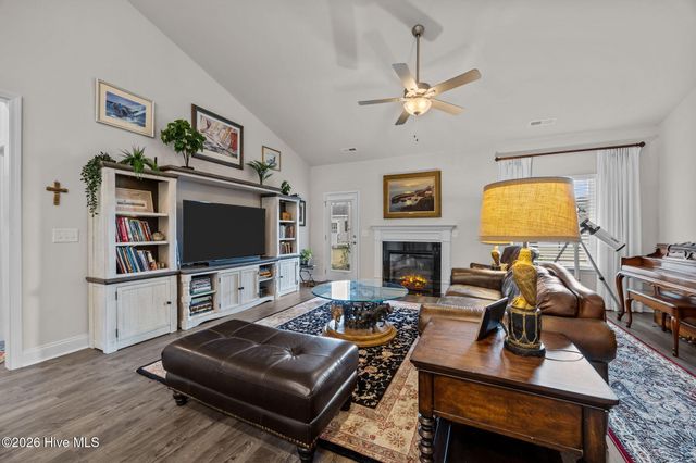 2727 Luna Lane, Winterville, NC 28590