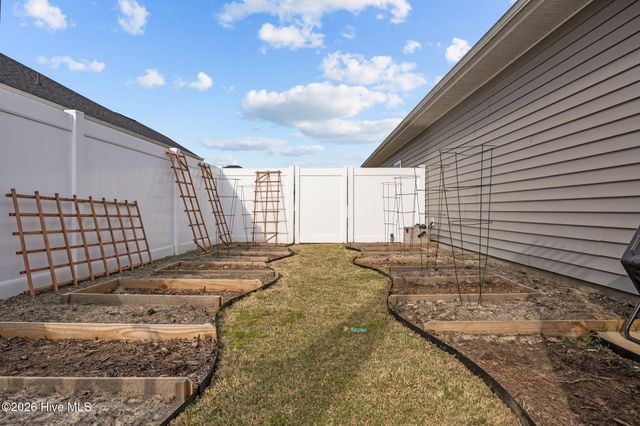 2727 Luna Lane, Winterville, NC 28590