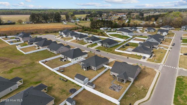 2727 Luna Lane, Winterville, NC 28590