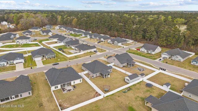 2727 Luna Lane, Winterville, NC 28590