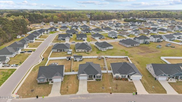 2727 Luna Lane, Winterville, NC 28590