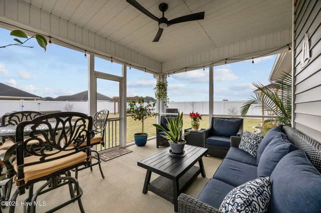 2727 Luna Lane, Winterville, NC 28590