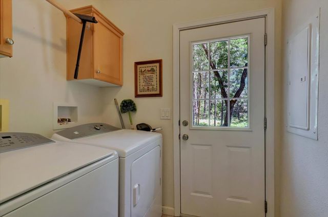 9718 Forsythe Rd, Dobbins, CA 95935