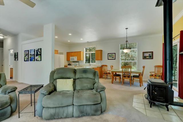 9718 Forsythe Rd, Dobbins, CA 95935