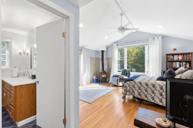 335 Essex Ave, Gloucester, MA 01930